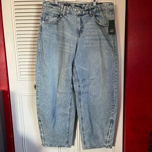 NWT Wild Fable Low-Rise Barrel Jeans Light Wash Sz 17